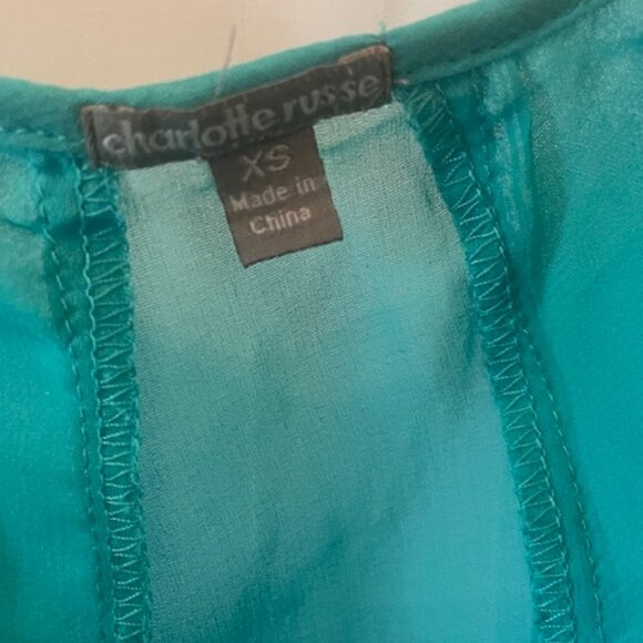 DKNY Distressed Vintage Jeans Size 26 straight leg plus free boho Blouse!! - Picture 10 of 11